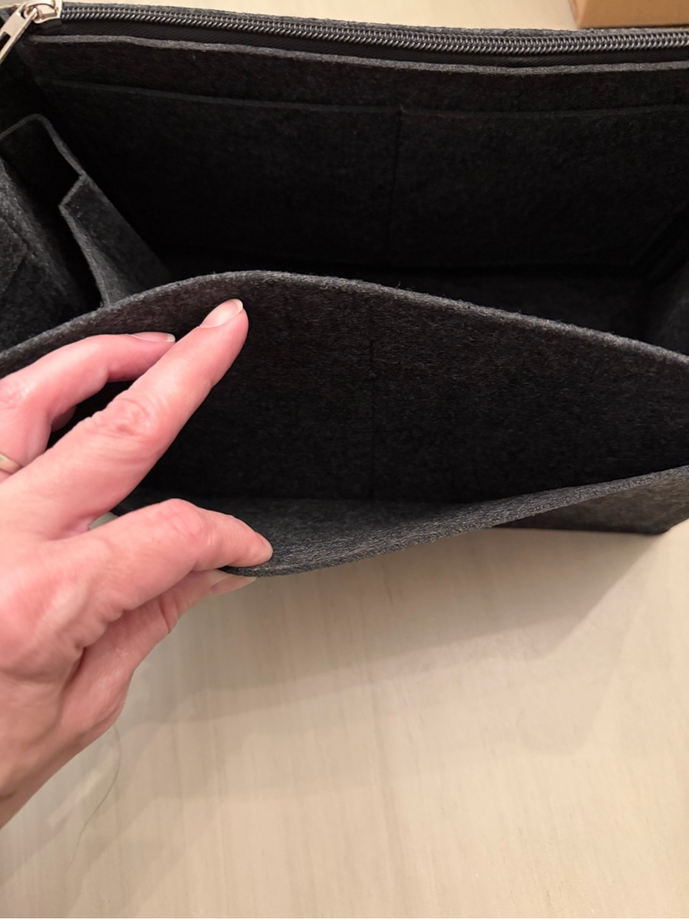 Felt Organizer Pouch - NWOT - Picture 4 of 7